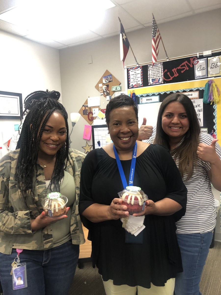 JaymiPrimus's tweet photo. Thank you so much @HollyGrosberg for letting us Dove Paras know just how important we are to you!!!!! While you appreciate us, we appreciate you and all the rest of Dove‘s Amazing Staff! ☺️☺️ thank you thank you thank you #DesIsBest #ParaAppreciationWeek ❤️ https://t.co/c4I4TNBUzY
