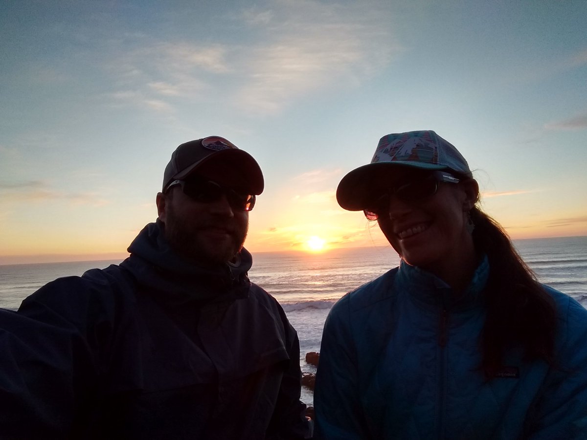 KevinFl71252407's tweet photo. Beautiful sunset on the Oregon coast! #sunsets #centraloregoncoast https://t.co/YpWBW1G983