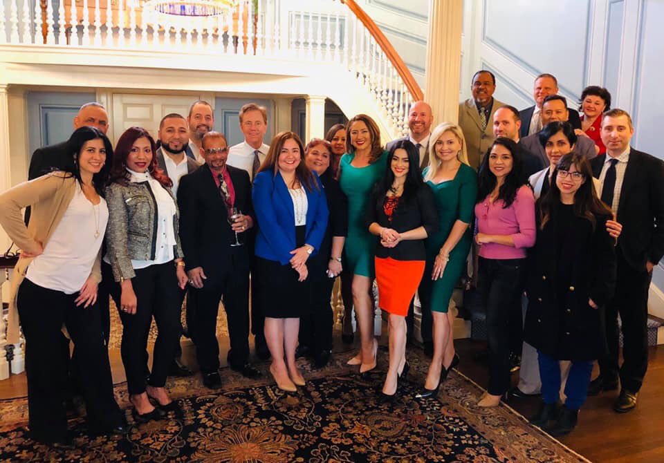 You did it <a href="/Maribellita/">Maribel La Luz</a>! Han pasado años sin que los medios latinos estemos reunidos y ayer lo hicimos! Y qué mejor lugar que la Casa del Gobernador. <a href="/GovNedLamont/">Governor Ned Lamont</a> <a href="/MrChrisSoto/">Chris Soto</a> ¡Gracias!