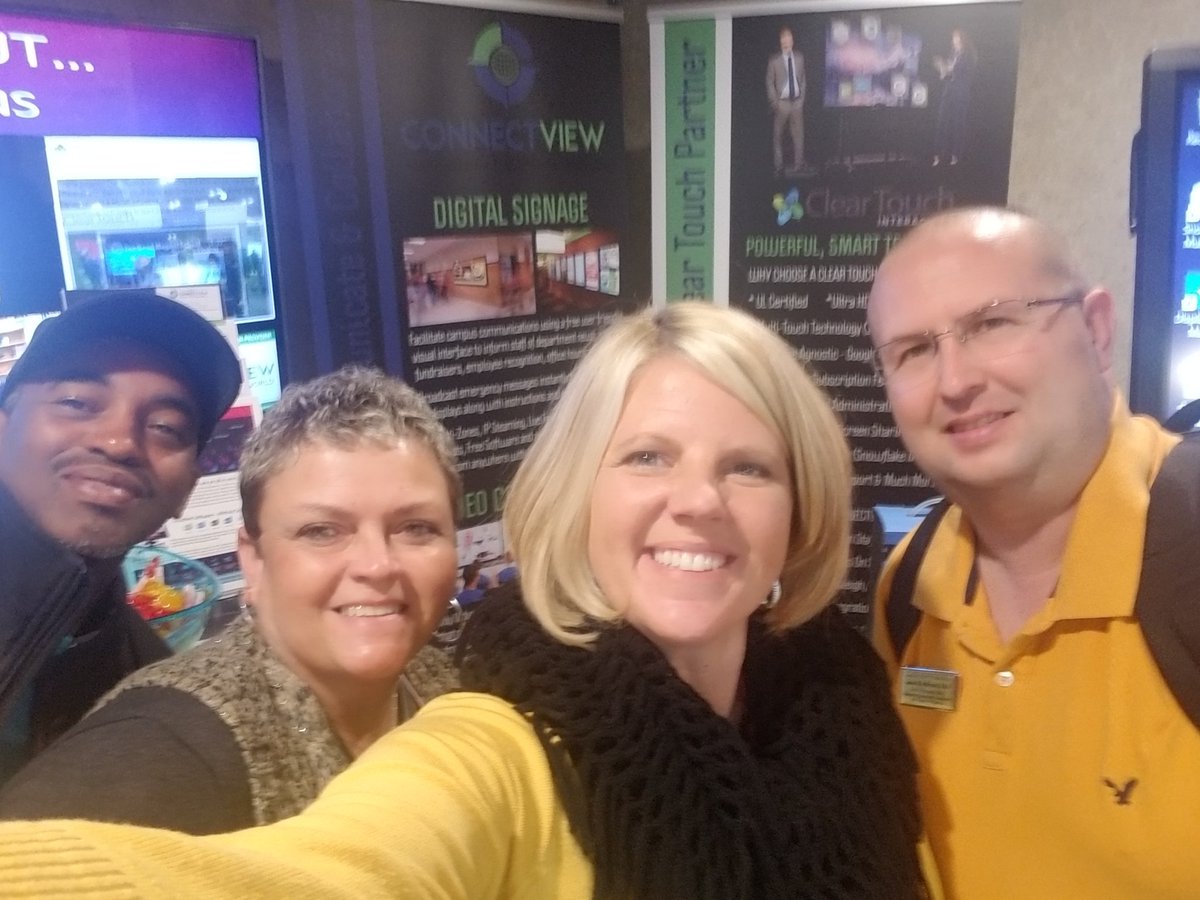 ELECTRAWOMAN72's tweet image. Love seeing Bladen County School's AWESOME tech team!  They just make me smile - they are expanding their @GetClearTouch footprint in their district!  #interactingdifferently #