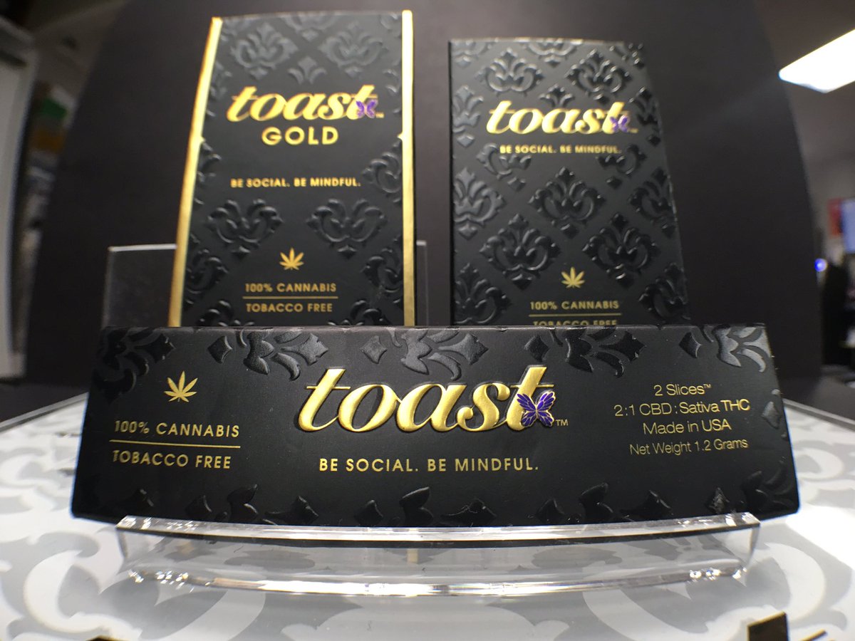 livegreen_CO's tweet photo. Don’t miss our #toast happy hour everyday from 4:20-6:20pm. BOGO for .25¢ while supplies last!!! Get here! #wetoast #happyhour #livegreen #elevateyourlife https://t.co/ae8gzYMgxm