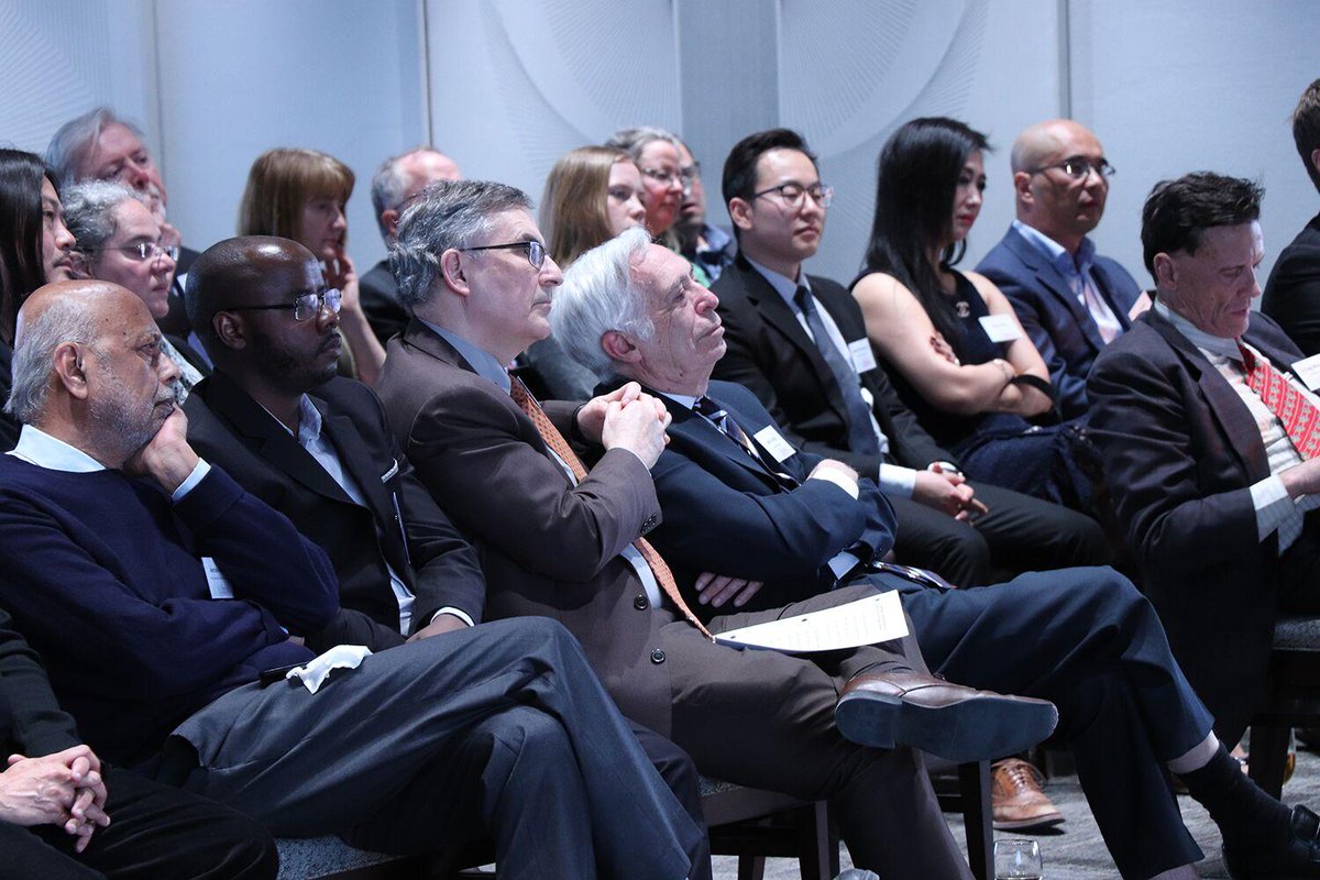 DonaldBobiash's tweet photo. With @IDRC_CRDI &amp; @UAlbertaChina, @GAC_Corporate convened a conference on the #Asianmiddleclass and implications for #Canada / Avec @IDRC_CRDI &amp; @UAlbertaChina, @GAC_Corporate a organisé une conférence sur la #classemoyenneasiatique et ses implications pour le Canada #CanadaAsia https://t.co/MawGm7JaCk