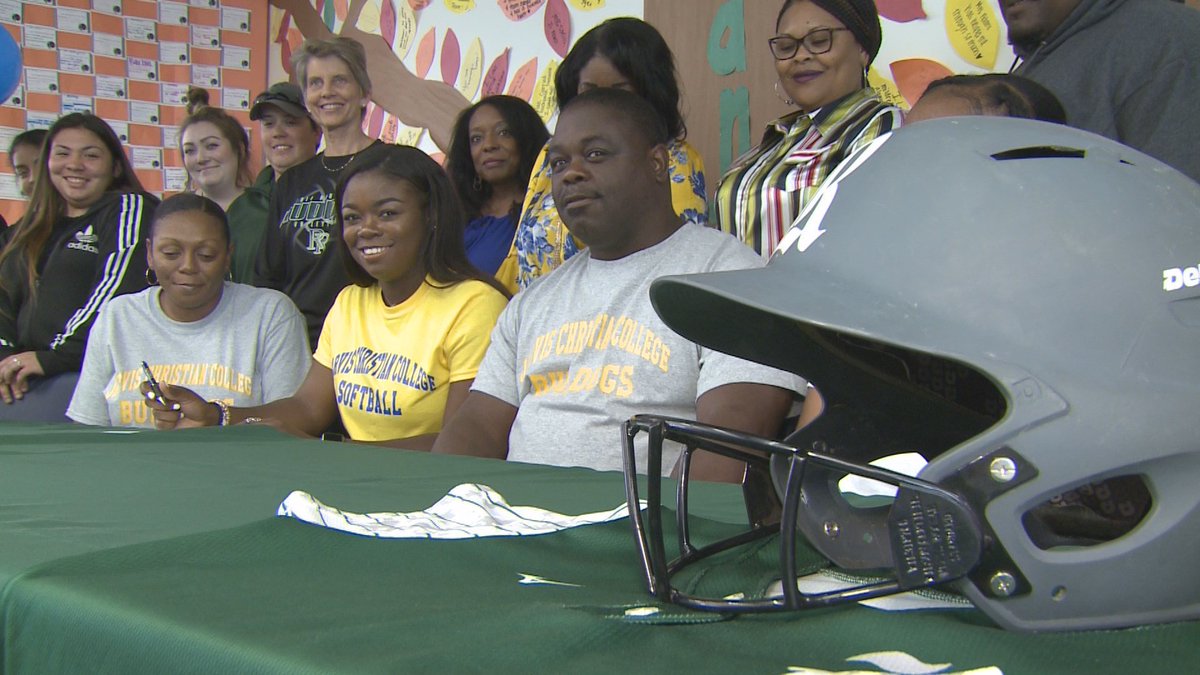 Coming up <a href="/6/">Adrián Lamo</a> on <a href="/kbtxsports/">KBTX Sports</a>
we'll talk about @RudderAthletics
softball standout Alisha Wallace who is headed to Jarvis College.  Alisha was <a href="/RudderHS_BISD/">Rudder High School</a> 2018 Homecoming Queen. kbtx.com/content/sports…