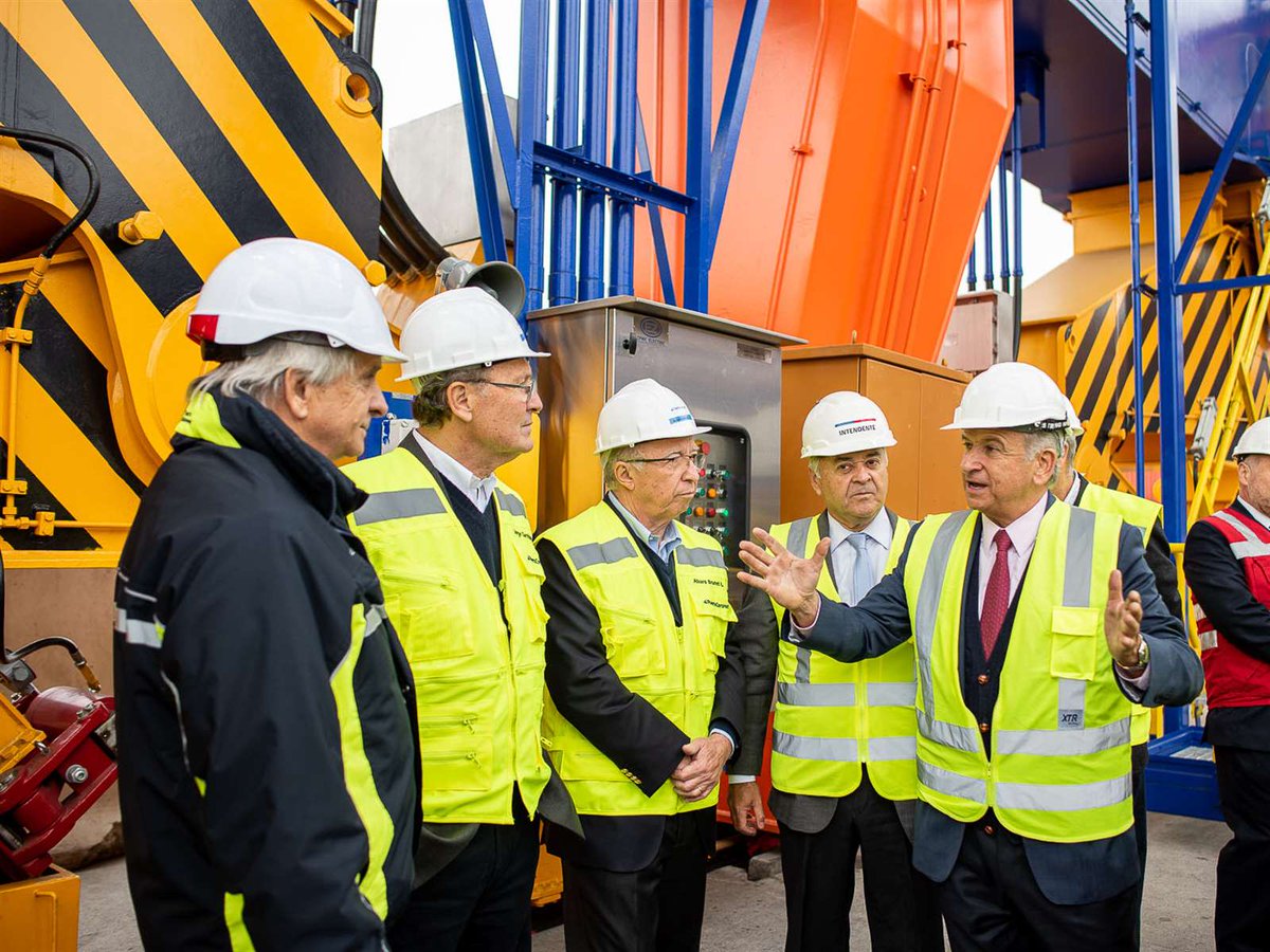 mundomaritimo's tweet photo. Ministro de Hacienda lanzó integración de SICEX-SURLOG y Embarque Efectivo en los puertos de la región del Biobío @Min_Hacienda @MinagriCL @SICEX_CHILE #Surlog #PuertoCoronel https://t.co/ICEAPGlEh8 https://t.co/Ak1sFs0JSY