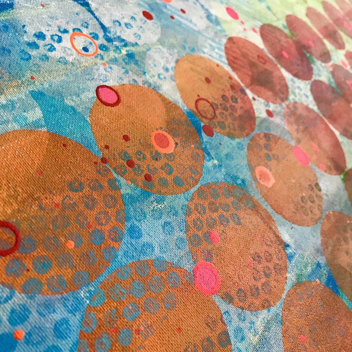 KateGreenART's tweet photo. Sneak peeks of work from my studio today! 3 new pieces on the go, soon to be revealed.
#KateGreenArt
#creativeprocess https://t.co/uHLYx4H8wv