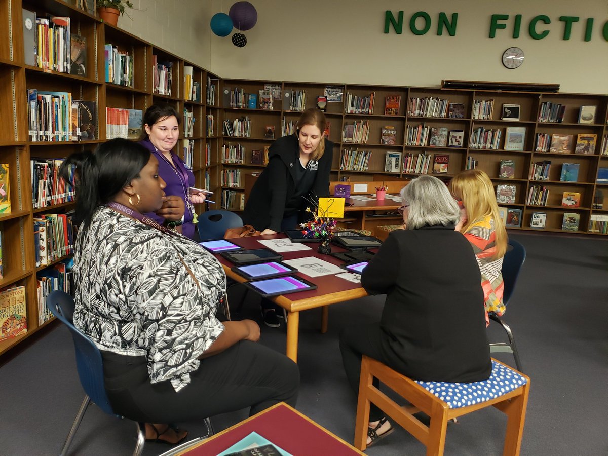 Cahillmomof6's tweet photo. Love the ideas and collaboration from our teachers on how to improve our houses and school spirit! What a fabulous passionate group of educators! #ERPLDMSSTYLE #CHARGERPRIDE #DMSISWHEREITSAT #OurTeachersRock https://t.co/aGuXYfbEf5