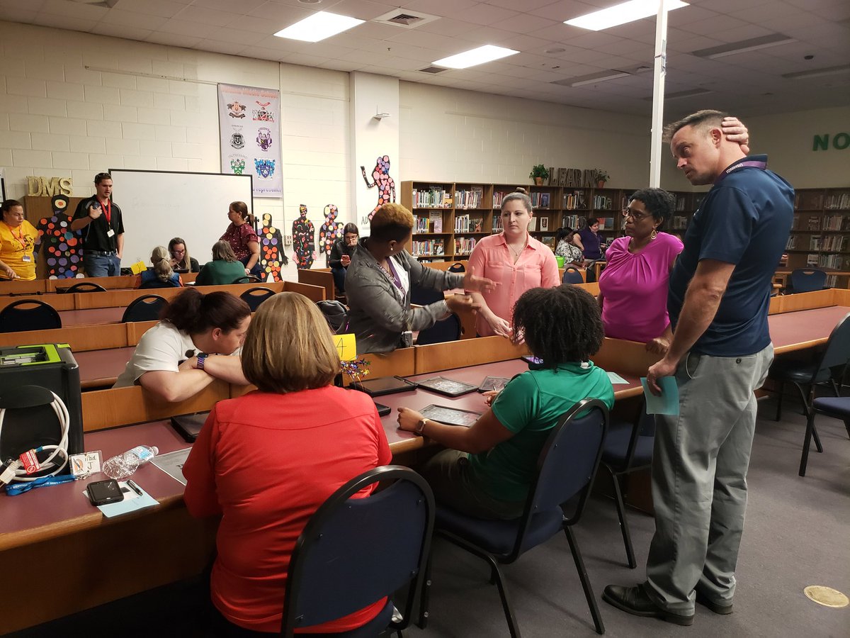 Cahillmomof6's tweet photo. Love the ideas and collaboration from our teachers on how to improve our houses and school spirit! What a fabulous passionate group of educators! #ERPLDMSSTYLE #CHARGERPRIDE #DMSISWHEREITSAT #OurTeachersRock https://t.co/aGuXYfbEf5