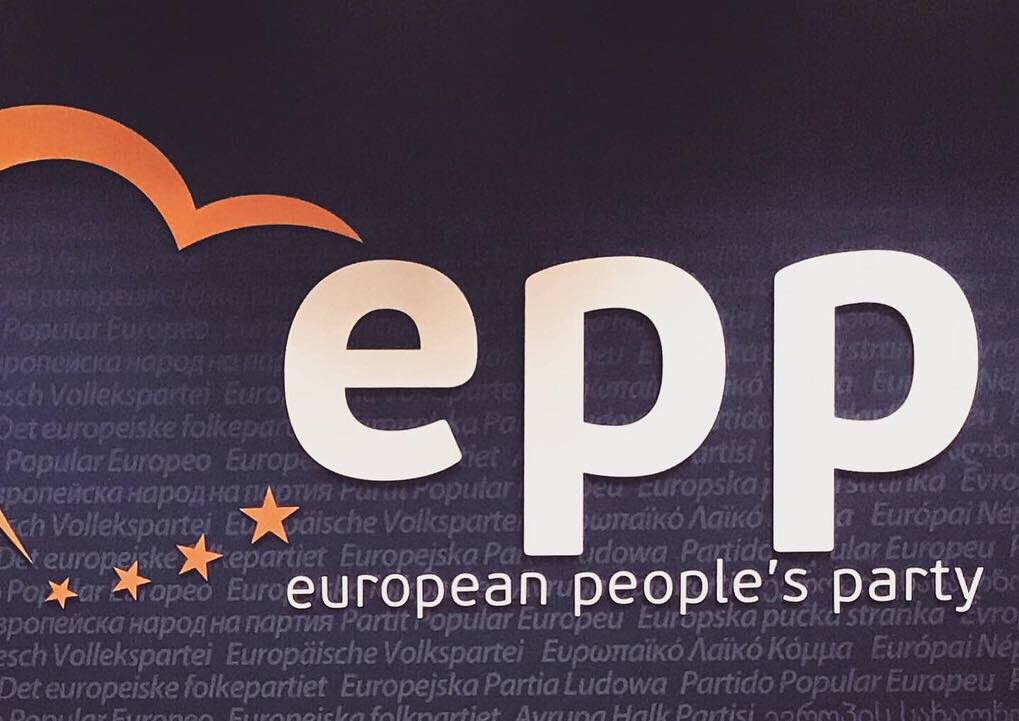 anblickwie's tweet photo. Europawochenende in Brüssel🇪🇺

Gemeinsam habe ich mit anderen Vertretern verschiedener Landesverbände der @Junge_Union über Themen wie #europa, den #brexit und #26Mai19 diskutiert 💪🏻

Danke an die CDU/JU Brüssel für das spannende Wochenende ! 

#politics #gehtwaehlen #cdu https://t.co/EUuJo0lbbm