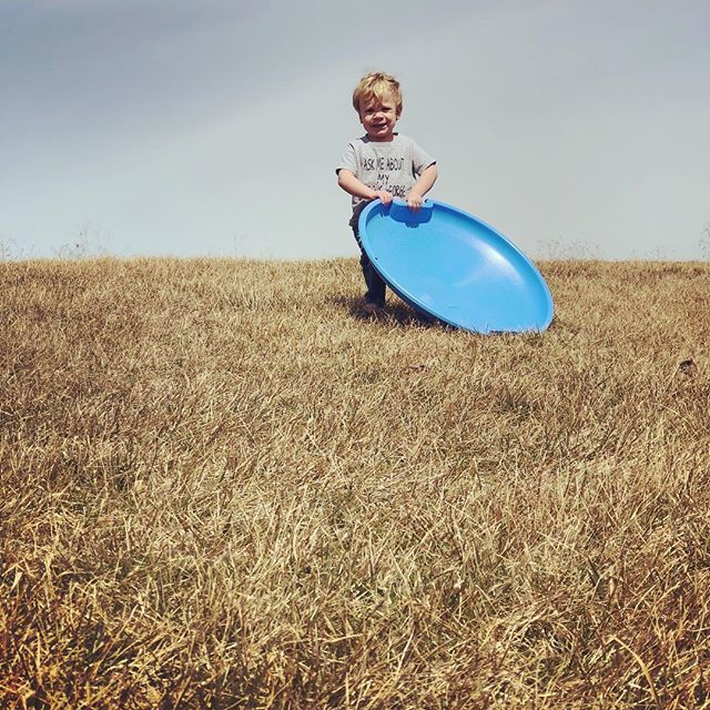 CasteleynPhilip's tweet photo. When spring is here and you son has the attitude of= But Daddddd I want to go sledding!?! #spring #sledding #funinthesun #toddlersofinstagram https://t.co/SaRUZ2fhIg https://t.co/3EUfIXpvdS