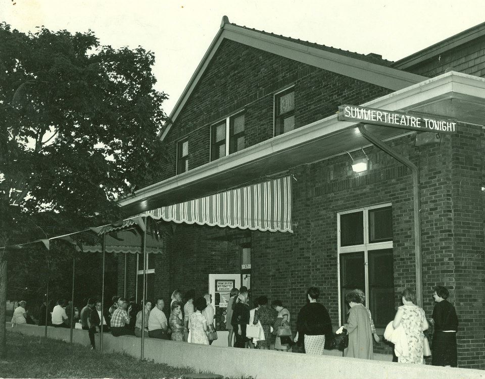 Happy #WorldTheatreDay! We are gearing up for a summer full of FREE theater in all 77 community areas. Stay tuned! #2019isYOCT #ChiTheatre #ChicagoParks85