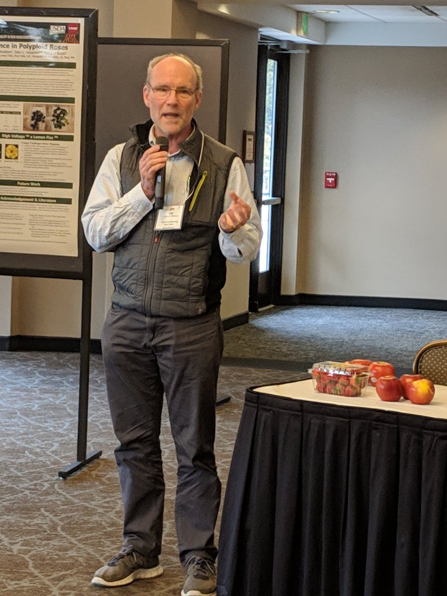 University of Minnesota Dr. Jim Luby discusses #Honeycrisp and #Cosmiccrisp cultivars.