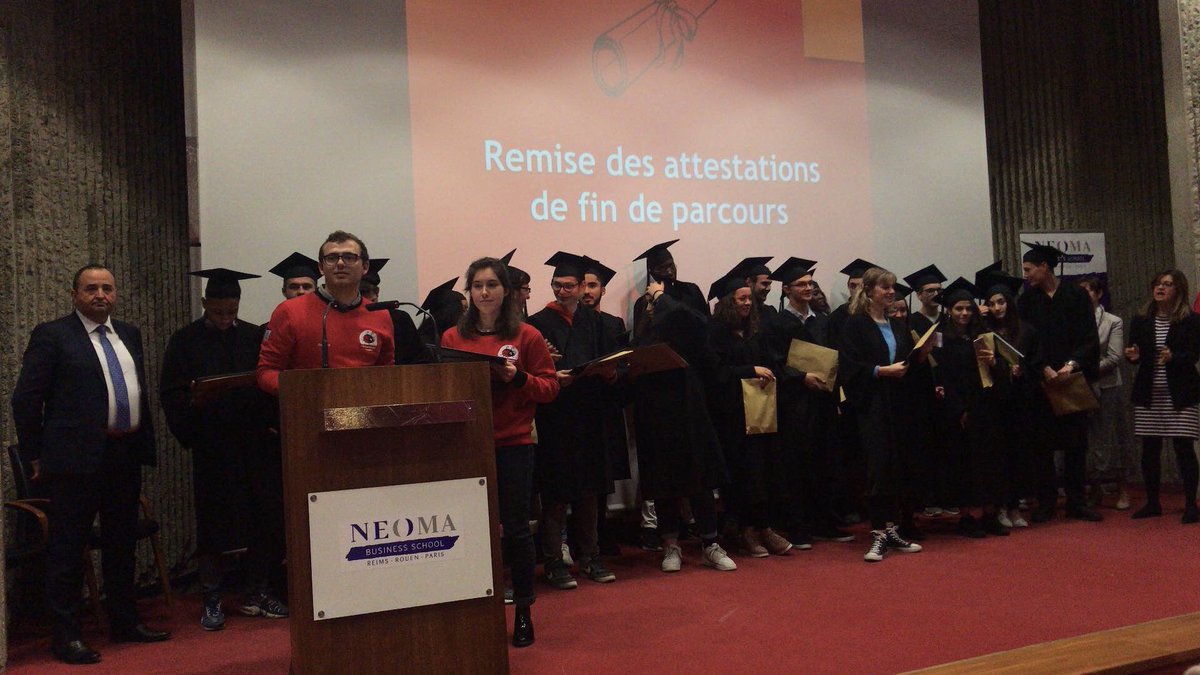 #AujourdhuiàPrépaRémois s’est tenu la cérémonie de fin d’année du #pôleTerminale