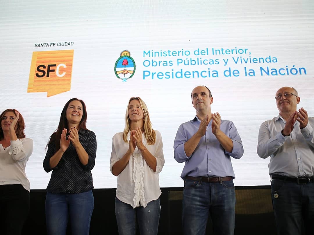 carlospereiraSF's tweet photo. #PlanNorte Acompañamos a @josecorralSF en este gran proyecto que beneficia a
21.000 vecinos de Yapeyú, Loyola Norte, La Ranita, Villa Teresa, San Agustín, Ceferino Namuncurá y Santa Marta. Gracias al trabajo con #Nación vamos a contar con un presupuesto de más de $ 200 millones. https://t.co/iUdqyAUAcx