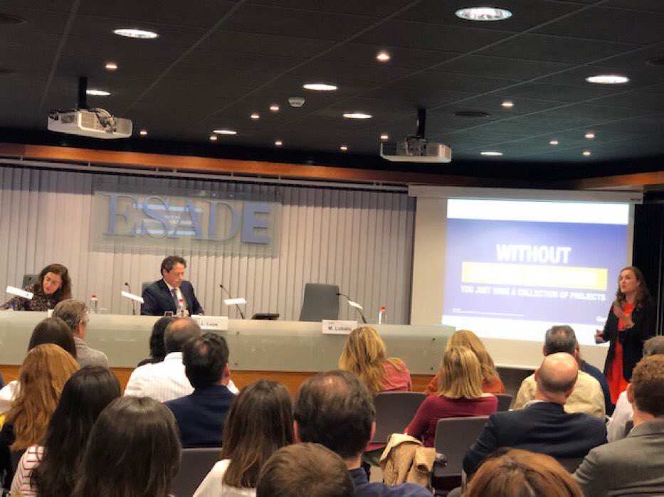 LuisLepe's tweet photo. Conversando hoy en #ESADE con Mariola Lobato @Gartner_inc sobre el Cambio de las organizaciones en la era digital. Gracias a @Lina_digital por impulsarlo @ESADEAlumni #DigitalInnovationandTechnology #ContinuousNEXT https://t.co/suCvXiy6uN