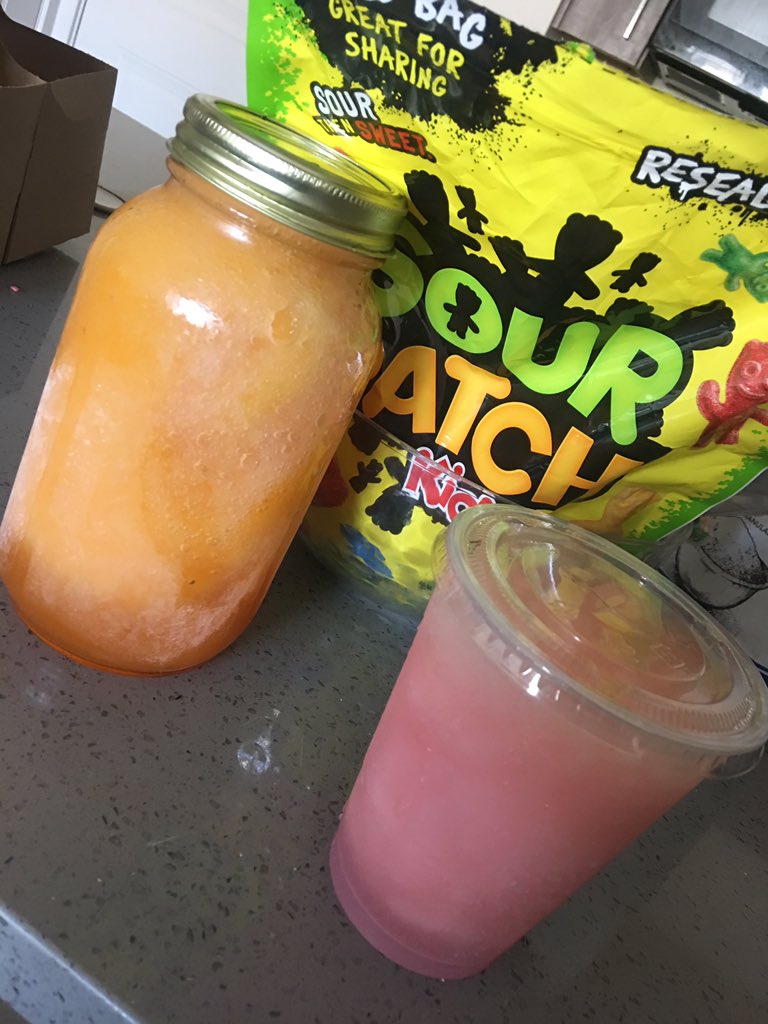 ChimeLuchini's tweet image. #SpringFest2019 #pvamu18 #pvamu19 #pvamu20 #pvamu21
Get You Some Panther Hill Black Mold 😂💀