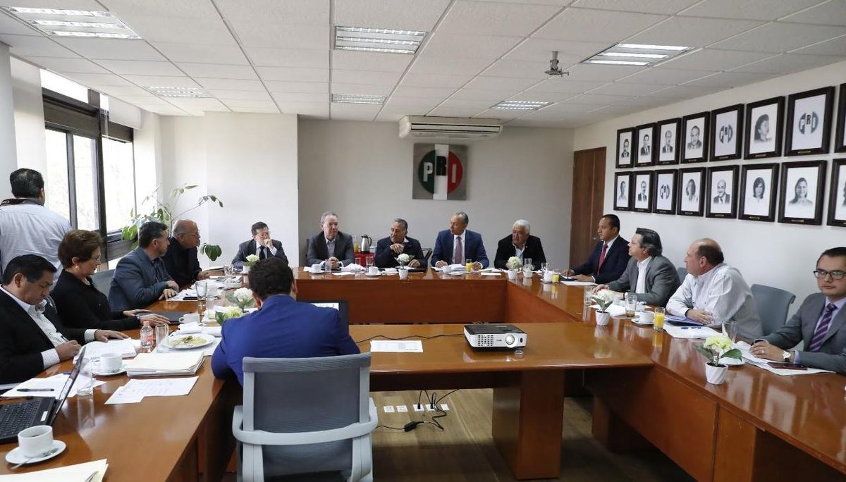 PrensaCENPRI's tweet photo. #Comunicado l Acuerdan proceso democrático inédito para renovar la dirigencia nacional del @PRI_Nacional 

📄 https://t.co/VObGLLryg8 https://t.co/xsqKJKtAlh