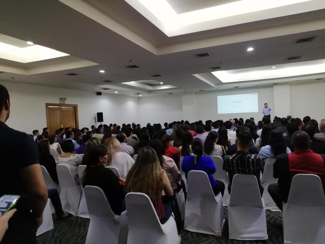 hexcodemkt's tweet photo. Conferencia "Google, Redes Sociales para Empresas" por @JaimeBravoMX #RealInn #Mexicali https://t.co/JCbpCmjwVG