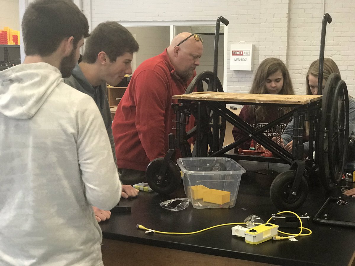 MrBates14's tweet photo. You know it’s real when you get your principal involved @SHSHornetNation students and principal Luke Brown working on the #hoverchair project! We are #hornetnation #shscte @CTEforNC @RSSinformation @RSS_CTE @brinkleyrowan @pirate_shane @a_p_johnson @DefinedSTEM https://t.co/EIrayfIy4f