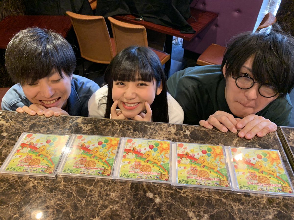 arimatsu_kurumi's tweet photo. おはようございます!!
昨日みんな雷聞いた!?
もーこわくてこわくて焦りました😱
最高気温は9℃最低気温は3℃です!
曇り時々晴れ⛅️
#pieceofcake の「one one onederful」
#TSUTAYA金沢店 に置いてあります‼️
目標は100枚売る!そしたら
次のCDが出せます!
みなさん是非聞いてください👂🏻💞 https://t.co/zRb4RRV2Ds