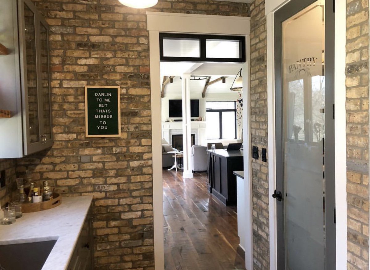 ReclaimedDW's tweet photo. Who else is super happy with this warm weather on the east coast?! Spring is officially here and we’re soaking in all of the sunlight. Here’s to keeping the positivity shining with this beautiful home by Emergent Group featuring our reclaimed flooring. Happy Wednesday! https://t.co/UzbxNBrUry
