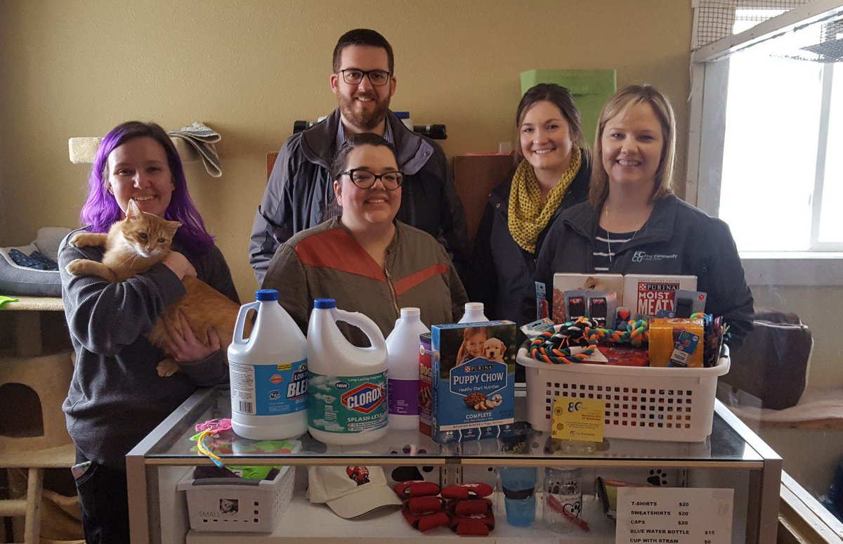 MyFCCU's tweet photo. In celebration of 80 Years, FCCU staff has been doing 80 Random Acts of Kindness throughout the communities we serve. From helping local schools, to delivering pizza to law enforcement and more, FCCU staff is proud to be a part o... #Celebrating80Years #GivingbacktoourCommunities https://t.co/UzyRr0M5Py