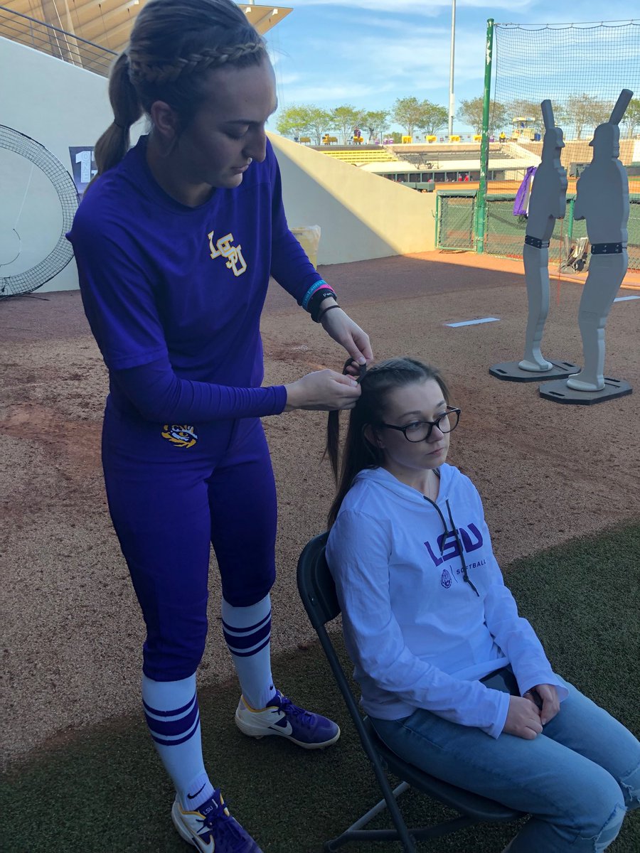 denis_foj's tweet photo. @FoJFoundation new hairstyleist @LSUsoftball Tiger braid! #GeauxTigers #softball #fojfoundation #JaclynMurphy https://t.co/RfRL7REN5e