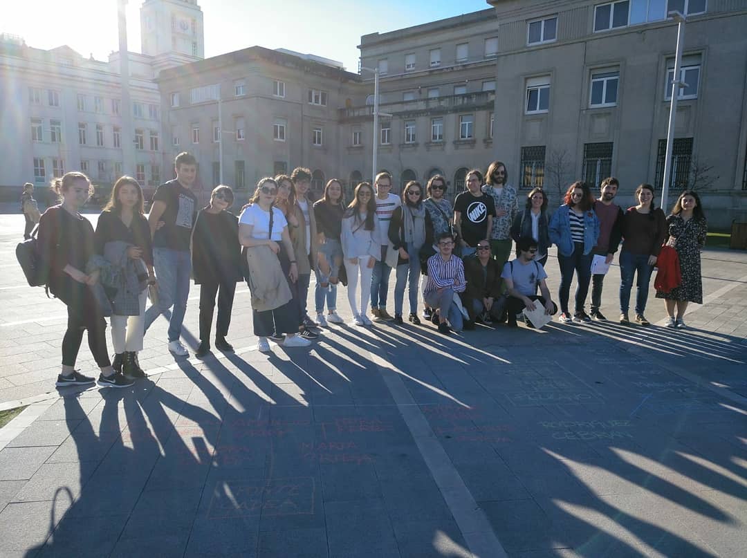 emptycoruna's tweet photo. Hoxe estivemos outra vez na @fetsac co noso roteiro. Tivemos moi boa asistencia nas nosas actividades. Alégranos ver o interese mostrado polos alumnos da escola no noso proxecto. GRACIAS á fetsac por permitirnos formar parte deste gran festival. #emptycoruña #fetsac19 https://t.co/BQGUQHPaAL
