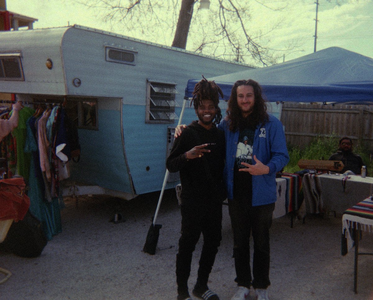 swampmonti's tweet photo. SXSW 2019
35mm https://t.co/9PAcBQ5k04