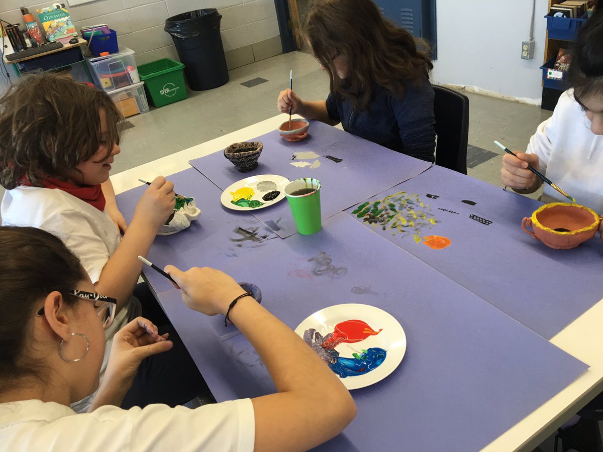 MsJennsClass's tweet photo. Art Lesson—painting our Greek kraters. So great to see a different side to my students. #arteducation #PETlearns https://t.co/1WJRePUYLb