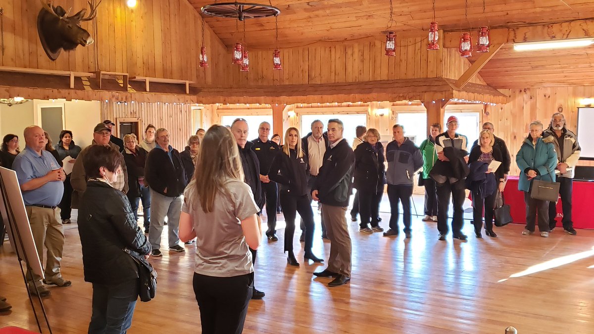 dondarlingSJ's tweet photo. We are blessed to have expert staff who care about citizens of @cityofsaintjohn and beyond. Attending tonight's #flood2019 preparation session hosted by Saint John EMO with many partners. #beready2019 https://t.co/T9qGqXjiPi