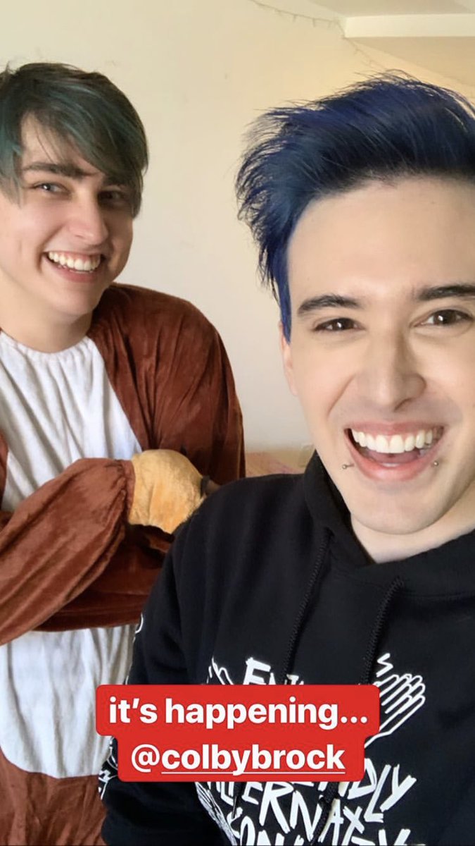 evantaupdating's tweet photo. What...is Colby wearing? Anyways this is from Frank’s story -Kyle https://t.co/s1ZOytf1gO