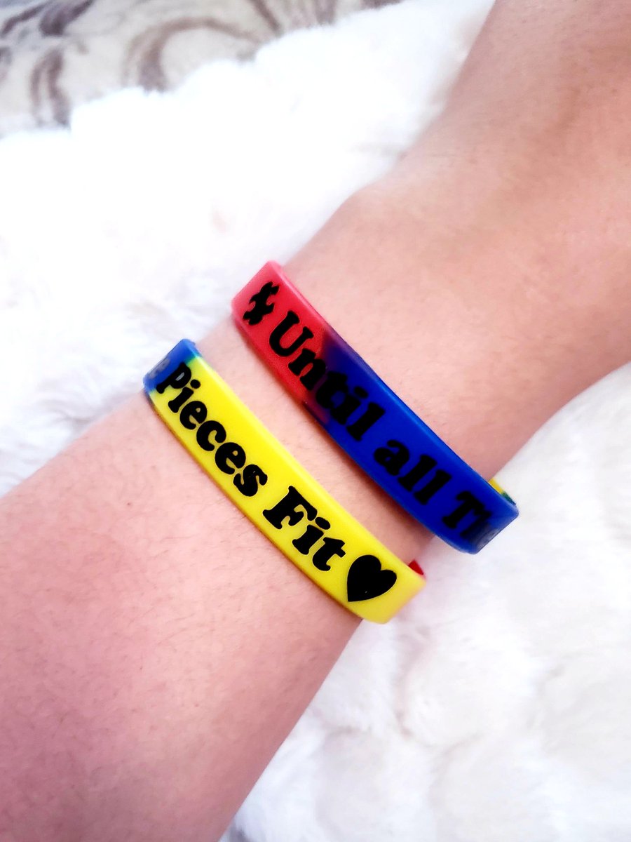 Miracle_Effect's tweet photo. More bracelets are in! I am so happy to hear and see the love shared throughout all the supporters standing tall with me to make a movement, "Until all the pieces fit" 💙
Get yours and spread love! 
1 for $3
2 for $5 
Donations beyond bracelets are still open to everyone 💙 https://t.co/1D4ojVRcLj