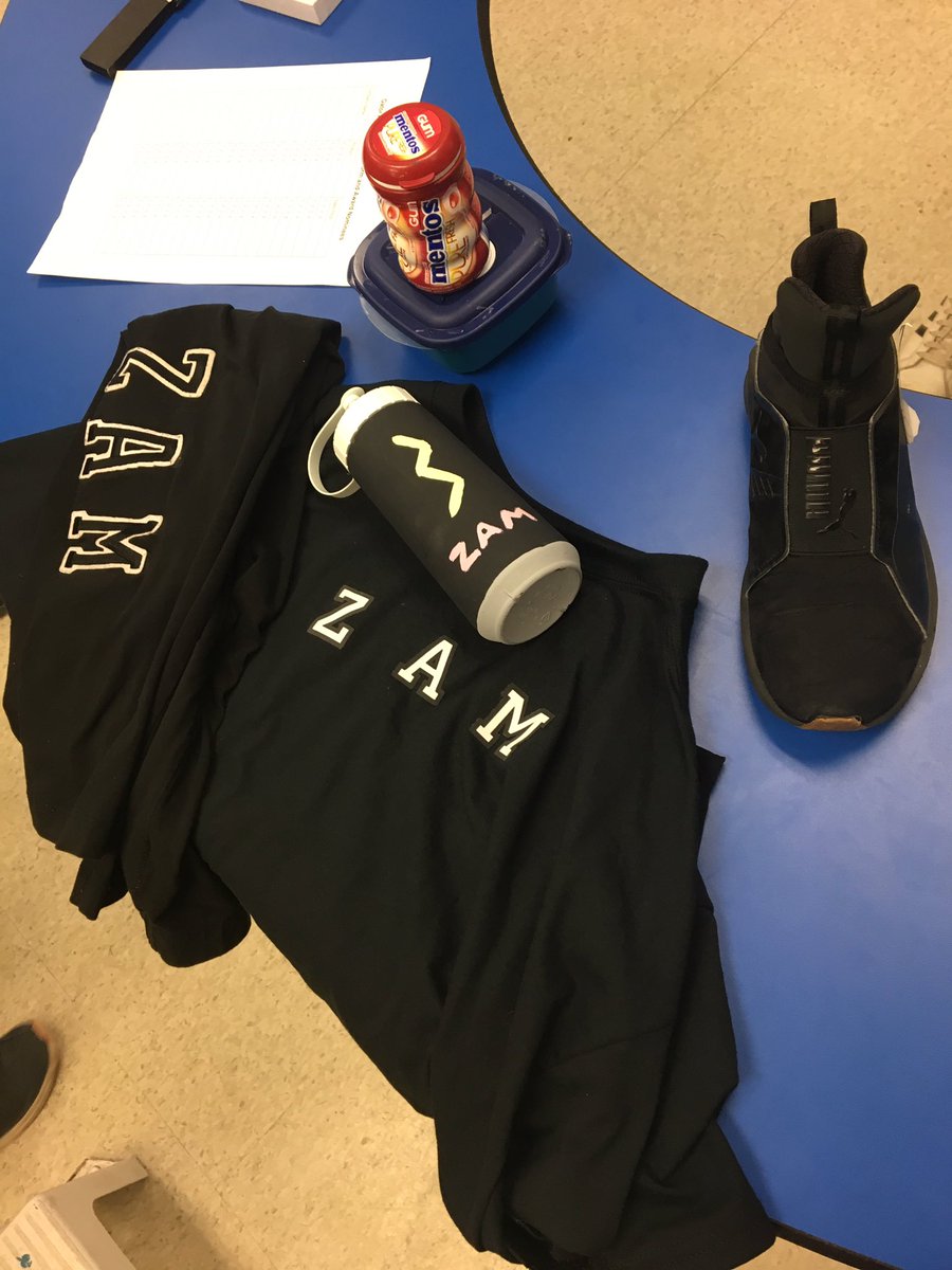 GandyInt10's tweet photo. What an amazing time doing Gator Pond today with the Grade 7 and Grade 6/7 homerooms! Students worked in groups to create unique products and made a print ad, commercial, business proposal and we did our sales pitches today. @SpagnuoloMs #GandyInnovation #gandyliteracy https://t.co/aeH5JDv7AC