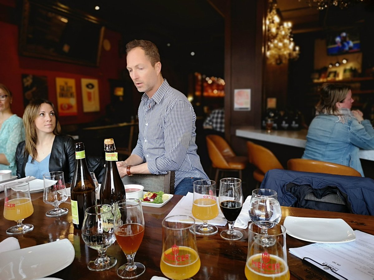 And we're off! Our <a href="/OastHouseBeer/">Oast</a> dinner has begun. We're lucky to have Andy leading us through the beer tonight.