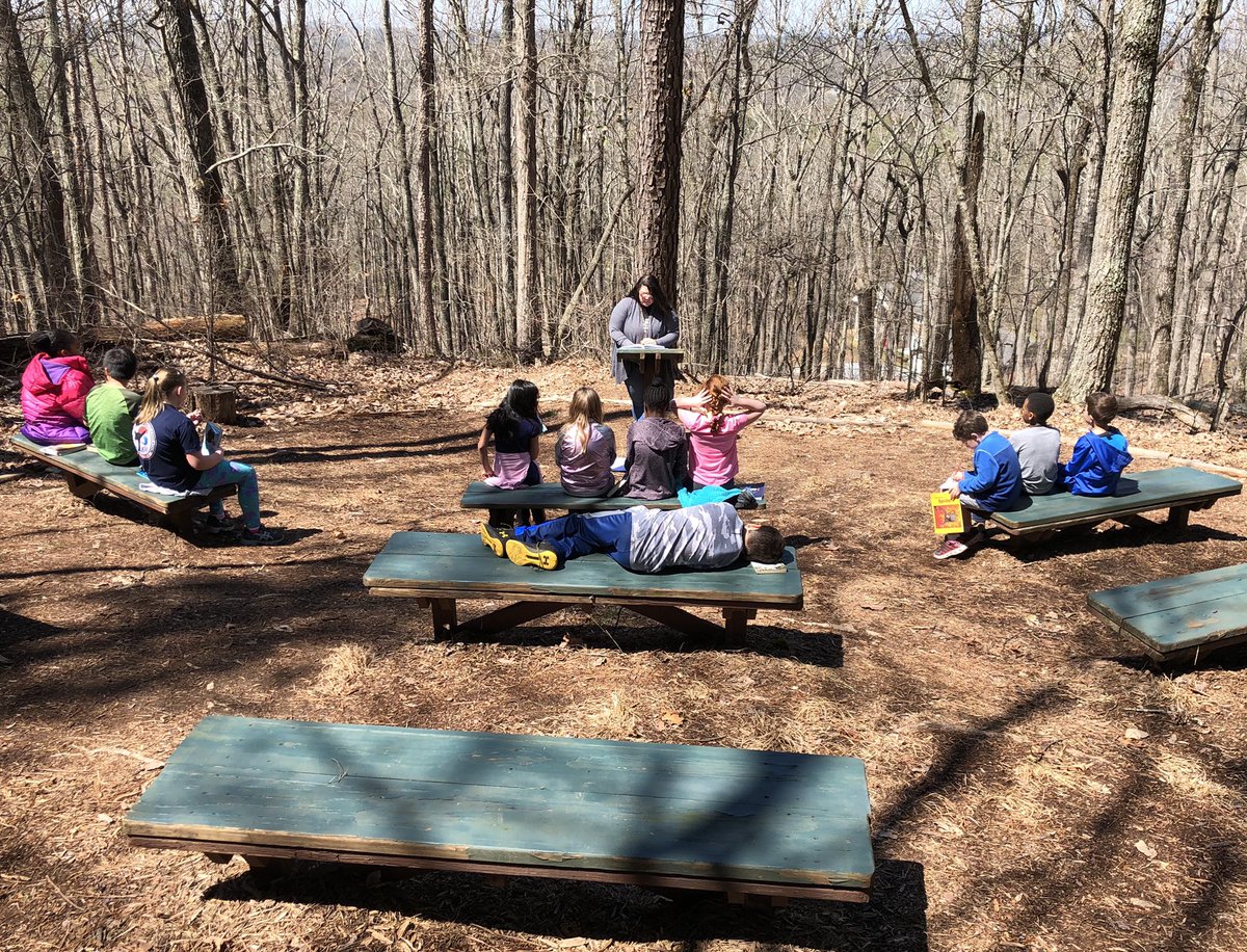 ChristineRyan16's tweet photo. Enjoying our OUTDOOR CLASSROOM on this beautiful day. ☀️☀️☀️@hcochrain14 @MRESCougars  #CCSDfam https://t.co/GtgUWJ64sr