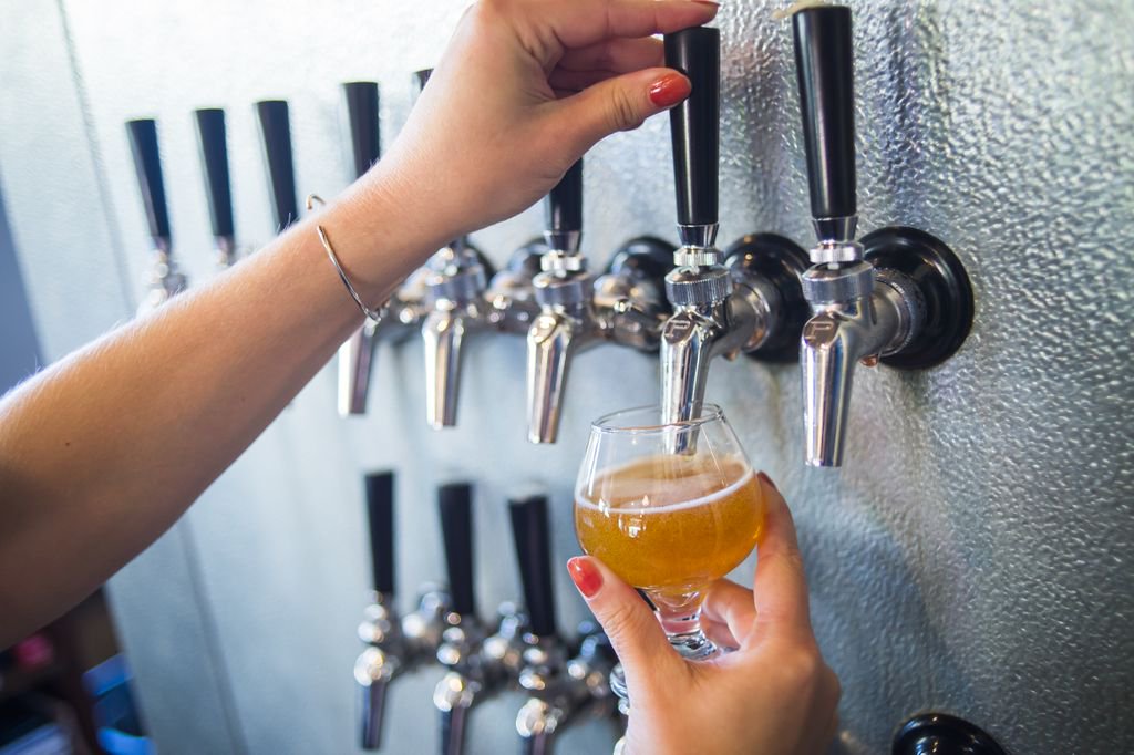visitkentwa's tweet photo. Live like the locals when you come to Kent. Find local favorites like Caveman Kitchen, @dukeseafood, Paolo’s Italian restaurant and more: https://t.co/cY0wDxY5c5 #tastekentwa https://t.co/O7wOGLmA9H