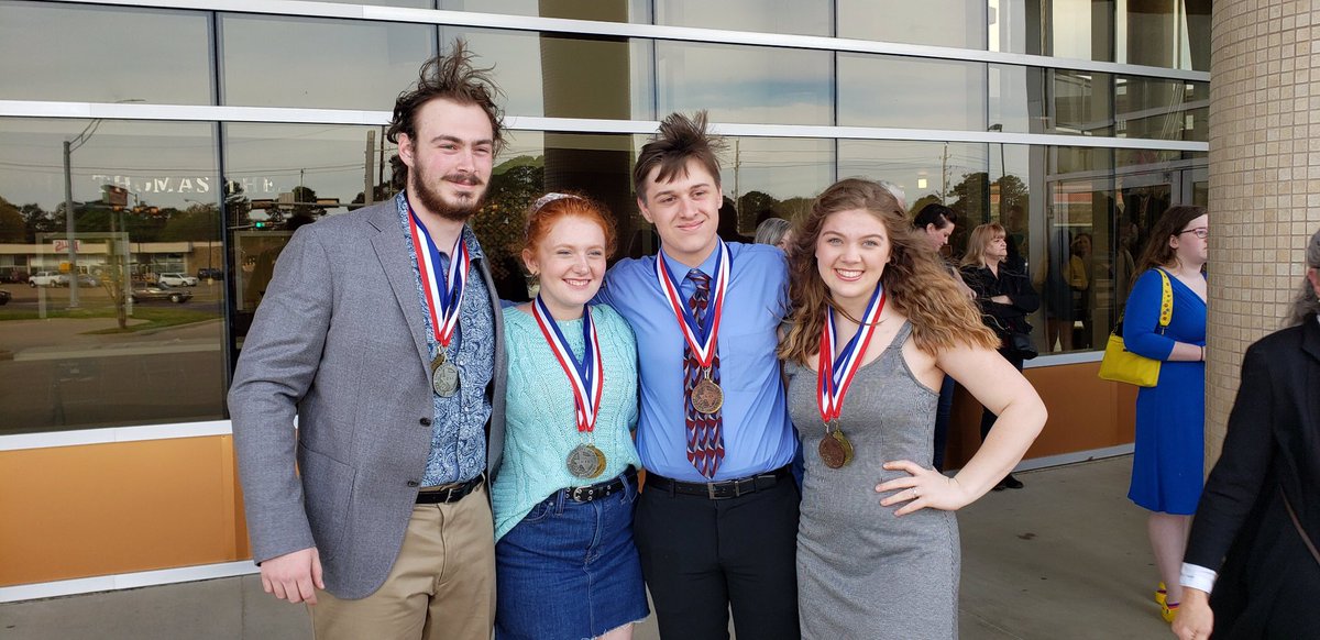 LHSEagleEye's tweet photo. OAP advances to AREA!! They also received Top Tech crew, as well as awards for honor crew and all-star cast. https://t.co/Ju2zHi4b8M
