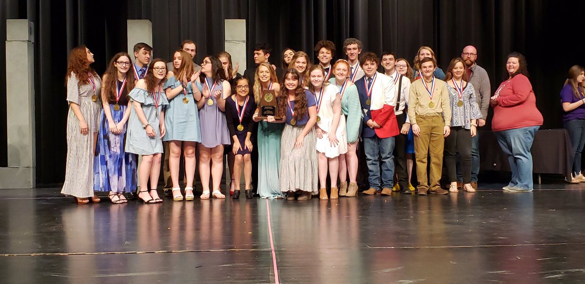 LHSEagleEye's tweet photo. OAP advances to AREA!! They also received Top Tech crew, as well as awards for honor crew and all-star cast. https://t.co/Ju2zHi4b8M
