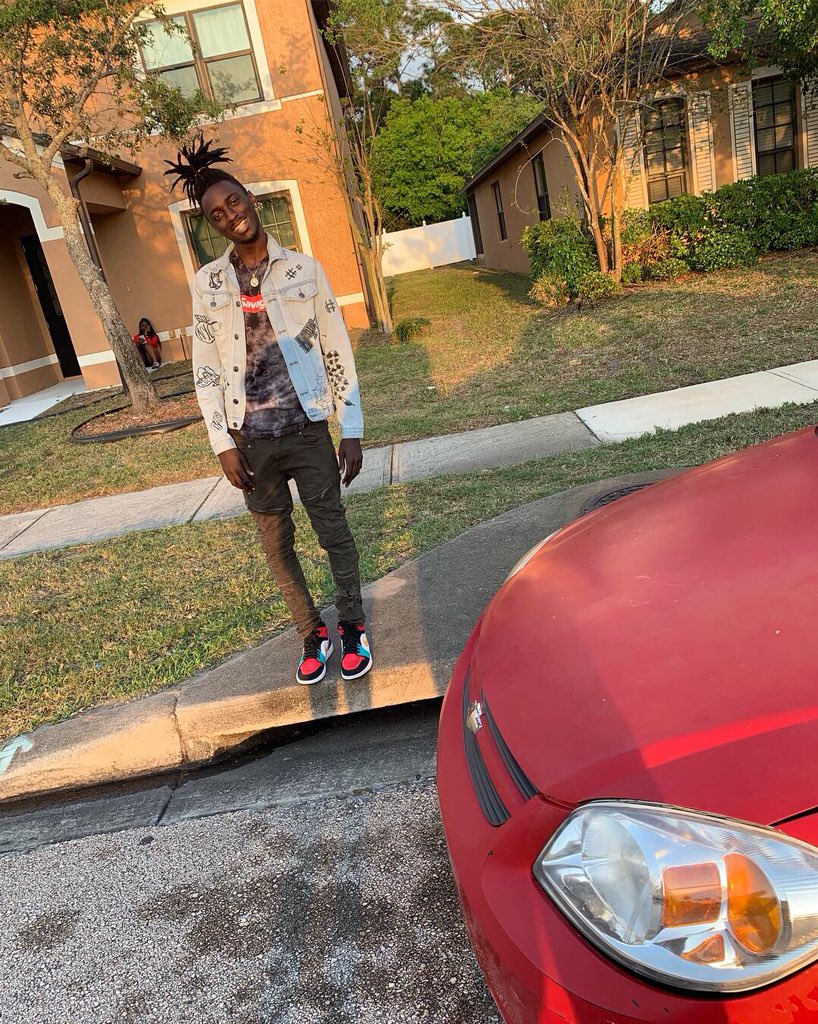 mgpenny9's tweet photo. She like how I smell cologne, I just signed a deal I’m On YEA YEA 😎 @ThinkItAintOnMe https://t.co/jnG8v6sFNZ