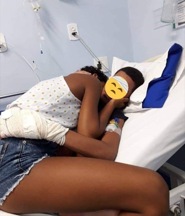 a verdadeira mulher não abandona seu homem em nenhuma dificuldade, mas enfrenta os problemas com ele.