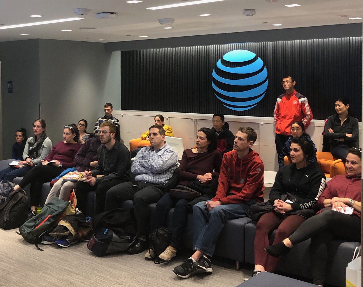 SEStoves's tweet image. #BostonMarathon Clinic going down at ⁦@ATTBoylstonST⁩. Just 18 days to go!  ⁦@pnixnix⁩ ⁦@WilliamGStovall⁩ ⁦@NancyRickerd⁩