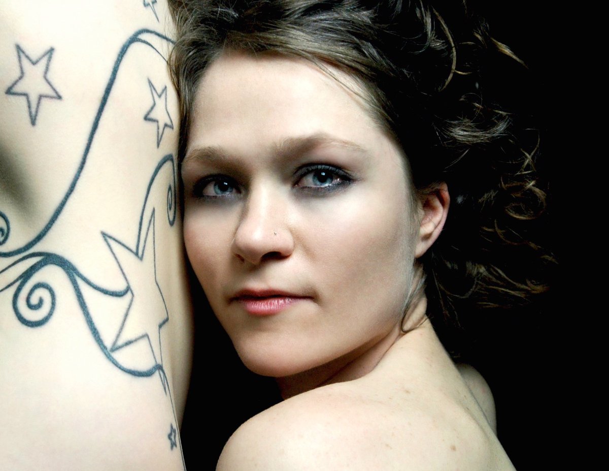 Congrats to @DFFSoundSystem for a winning <a href="/anomiebelle/">Anomie Belle</a> remix! Thanks to <a href="/iZotopeInc/">iZotope</a> for hooking him up with a Neutron 2 Standard mixer! Check out DFF's remix here 8stem.com/remixes/5627 Nice work!