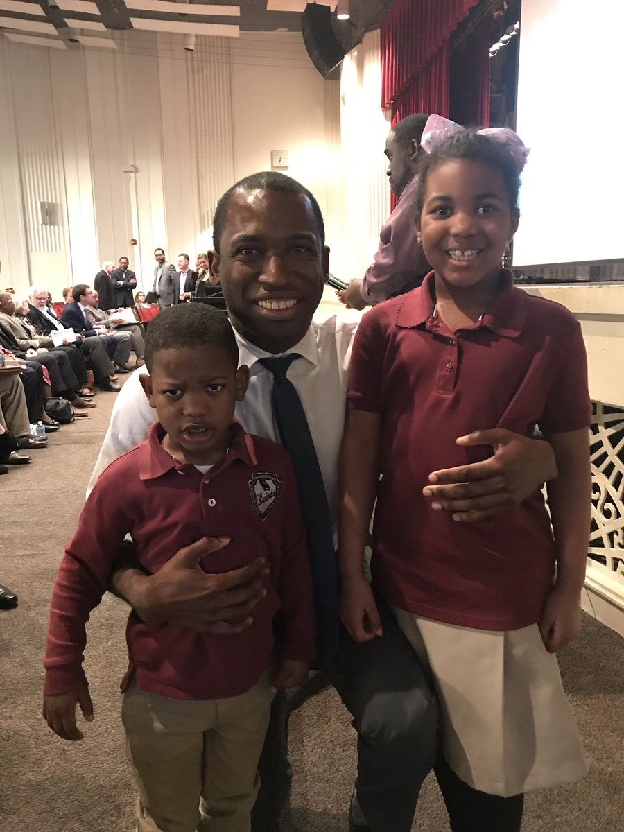 RPDCaptainMarty's tweet photo. Enjoying Mayor Levar Stoney’s Town Hall Meeting with our grandkids @ Thomas Jefferson High School https://t.co/thwoHdmXcY