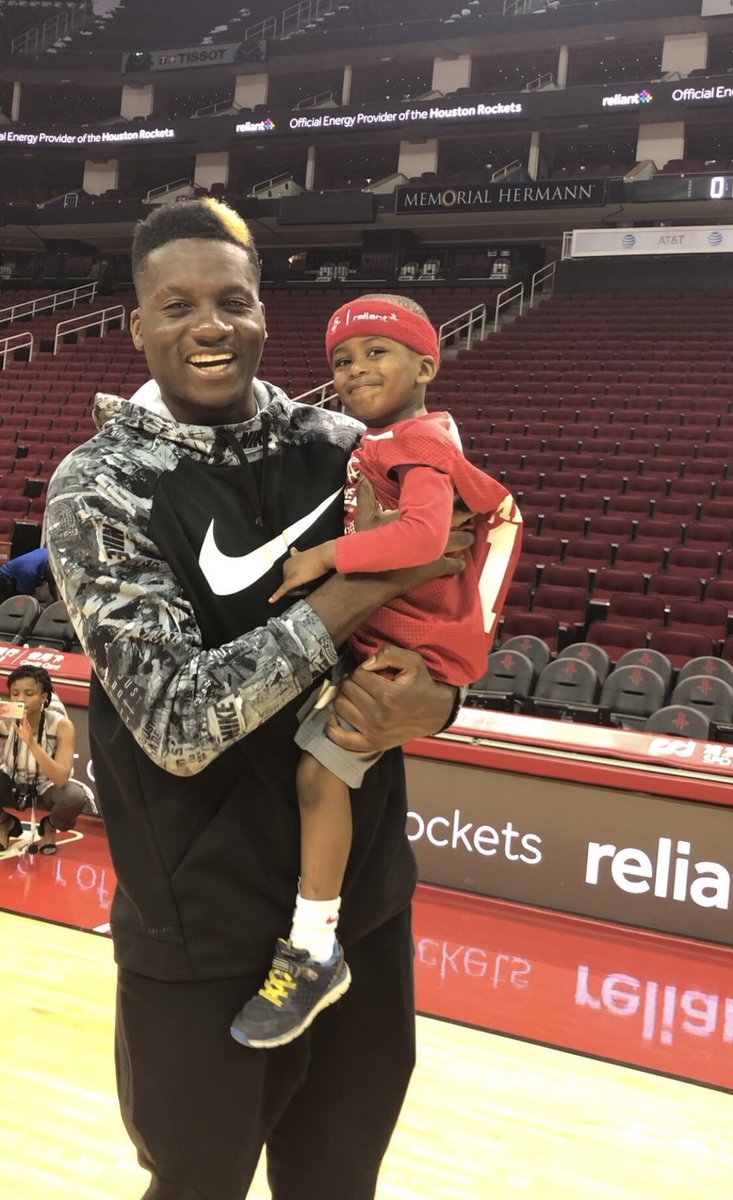 melaniemeeks's tweet photo. Huge thanks to @CapelaClint, @HoustonRockets &amp; @reliantenergy for rolling out the red carpet for @casadeesperanza families. We had a blast! https://t.co/lVQ5m76n2c
