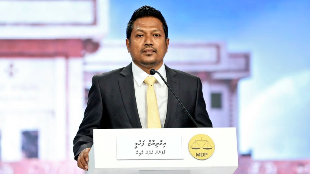 Mi meehaa aky, Goi belifa, goi engifa, gothuga huri meeheh! Mi meehaa dollarak nugudaane!

<a href="/Imthiyazfahmy/">𝐈𝐦𝐭𝐡𝐢𝐲𝐚𝐳 𝐅𝐚𝐡𝐦𝐲</a> l 2☑️ 
#MaafannuUthuru 
#Agenda19