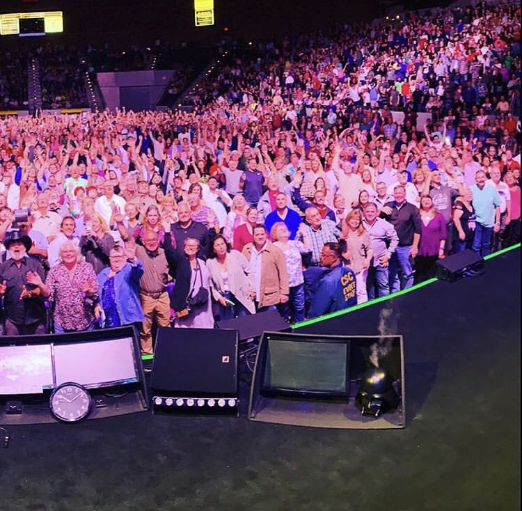 jeffdunham's tweet photo. Pensacola, Florida!  Achmed has a new calf-lady friend, thanks to you guys!  And the chicken chick too! Awesomely great night! Thanks for laughing!  Loved it! See you next time around! #jeffdunham #jeffdunhamlive https://t.co/rTpunnLttu