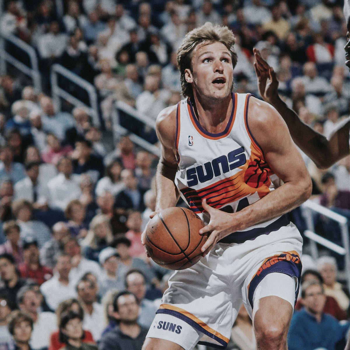 Book with a new careerhigh at home with 44 points! ?? He joins Tom