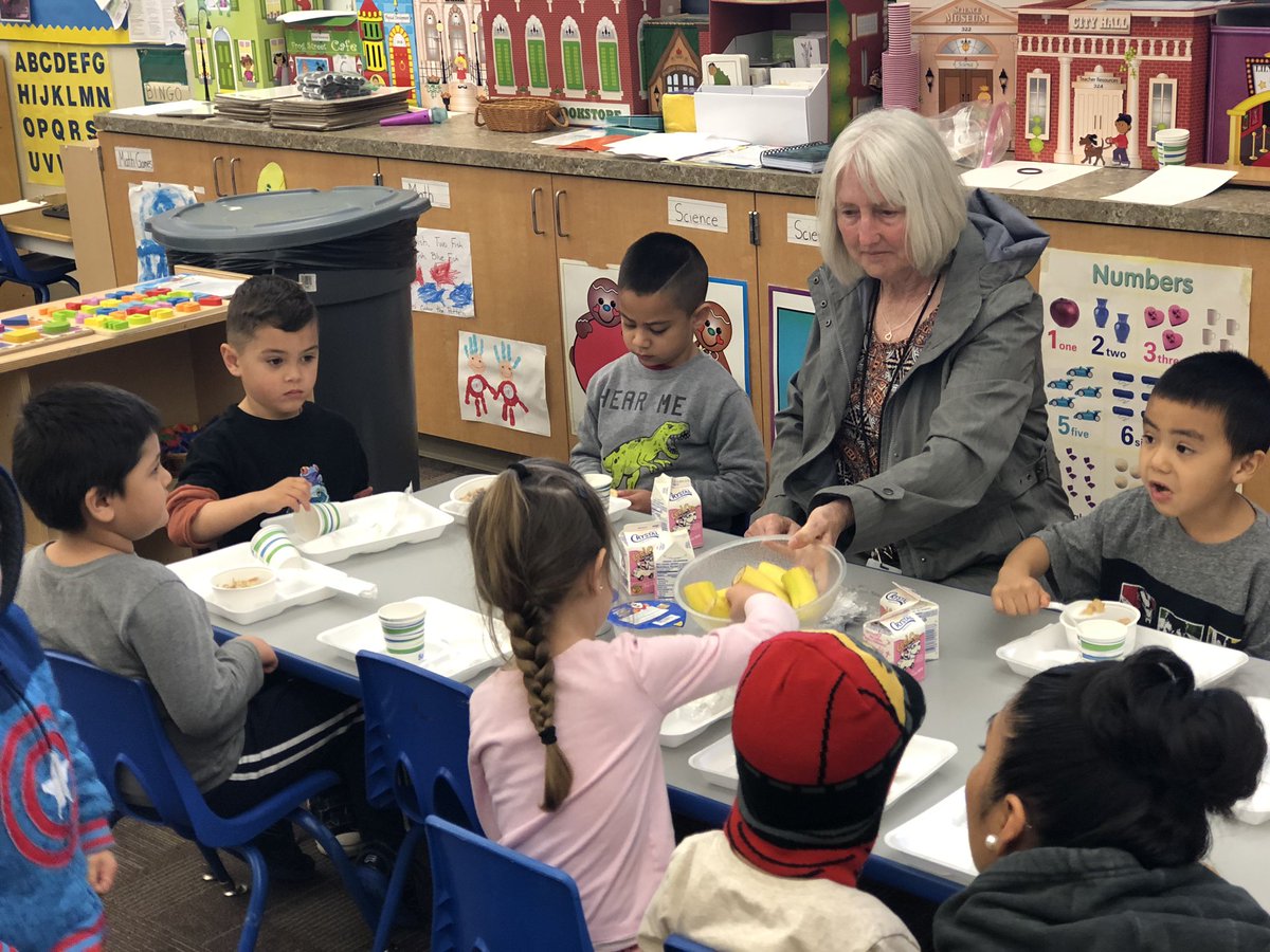 Breakfast with our smallest scholars this morning at Riverbank. Counting, taking turns, kindness, sharing &amp; socializing. 💙 #Great2bWUSD
