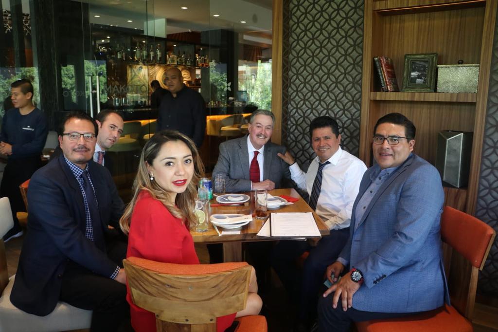 SEDAGRO_HIDALGO's tweet photo. "Estamos construyendo
estrategias de trabajo conjuntas para fortalecer el trabajo de nuestros ganaderos de país,
 brindando oportunidades de desarrollo, mediante el financiamiento accesible a nuestros pequeños productores pecuarios en cada entidad federativa" @Car_Muniz https://t.co/8TPqScSZFd