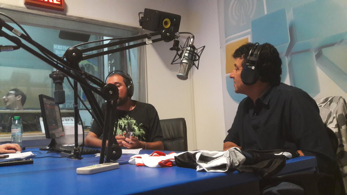 VIVOporLOSANDES's tweet photo. #SomosRivalesNoEnemigxs ||
En vivo desde Radio Urbe FM 97.3
Al aire #VXLA y #SCXTV https://t.co/LcVvdsdcPR